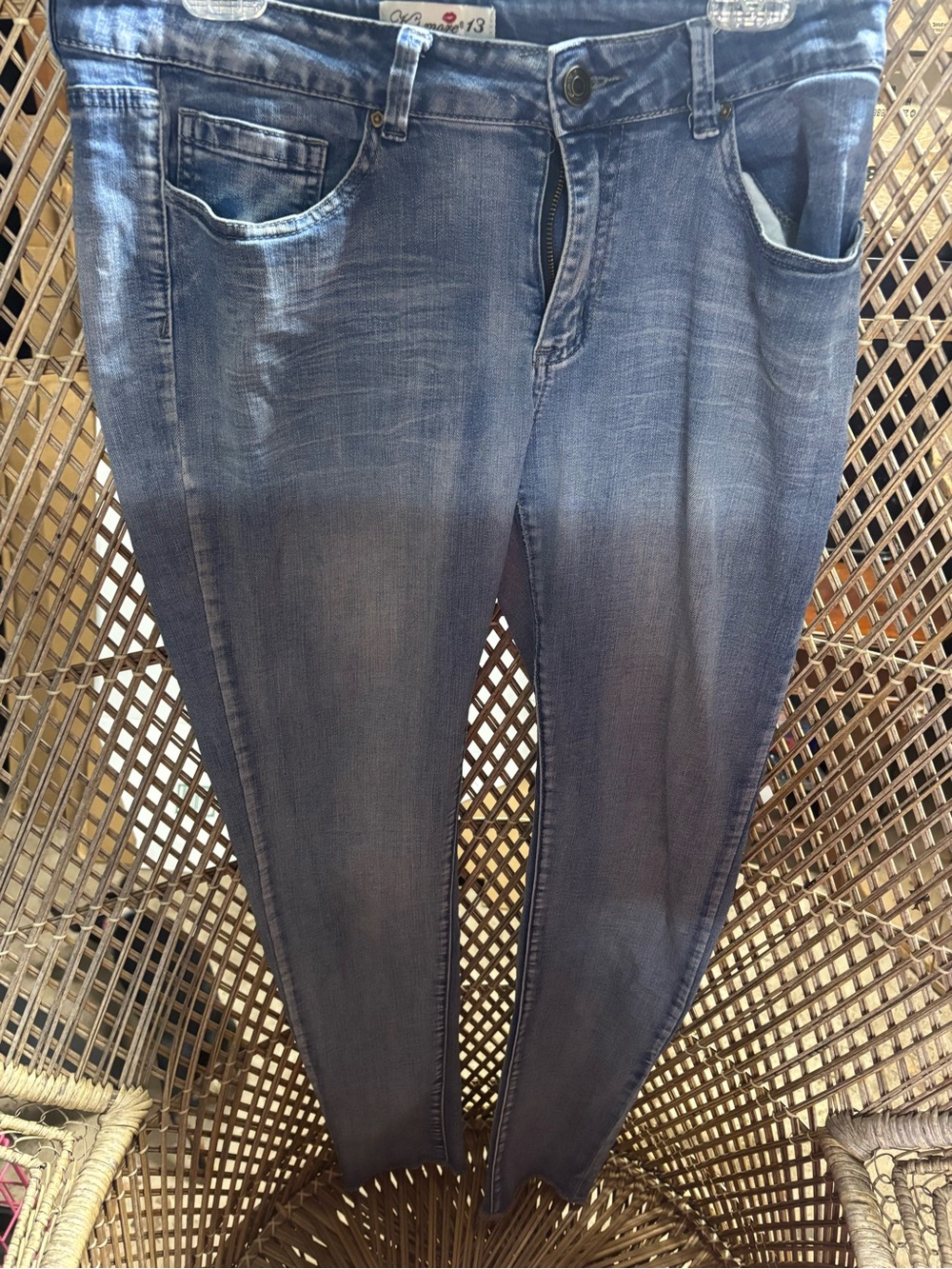 Women’s Skinny Jeans in Faded Blue